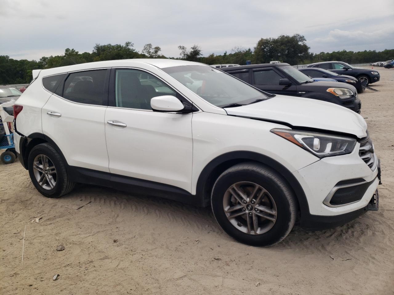 VIN 5NMZTDLB3JH107175 2018 HYUNDAI SANTA FE no.4