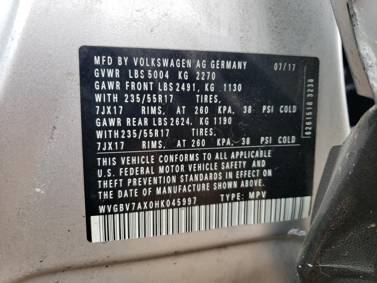 2017 Volkswagen Tiguan - Image 14