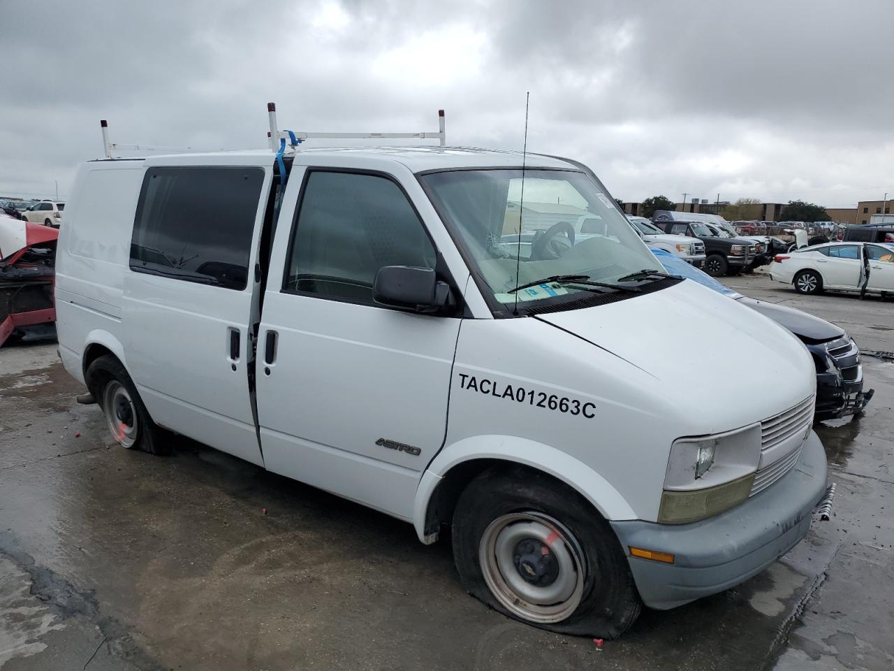 1GCDM19W3YB180402 2000 Chevrolet Astro