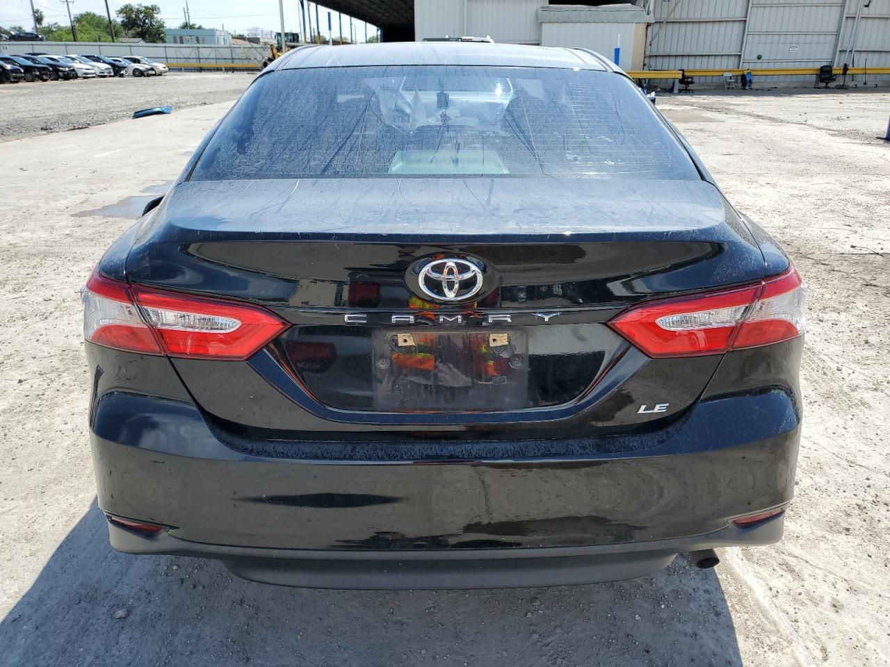 2018 Toyota Camry L VIN: 4T1B11HKXJU054722 Lot: 74238724