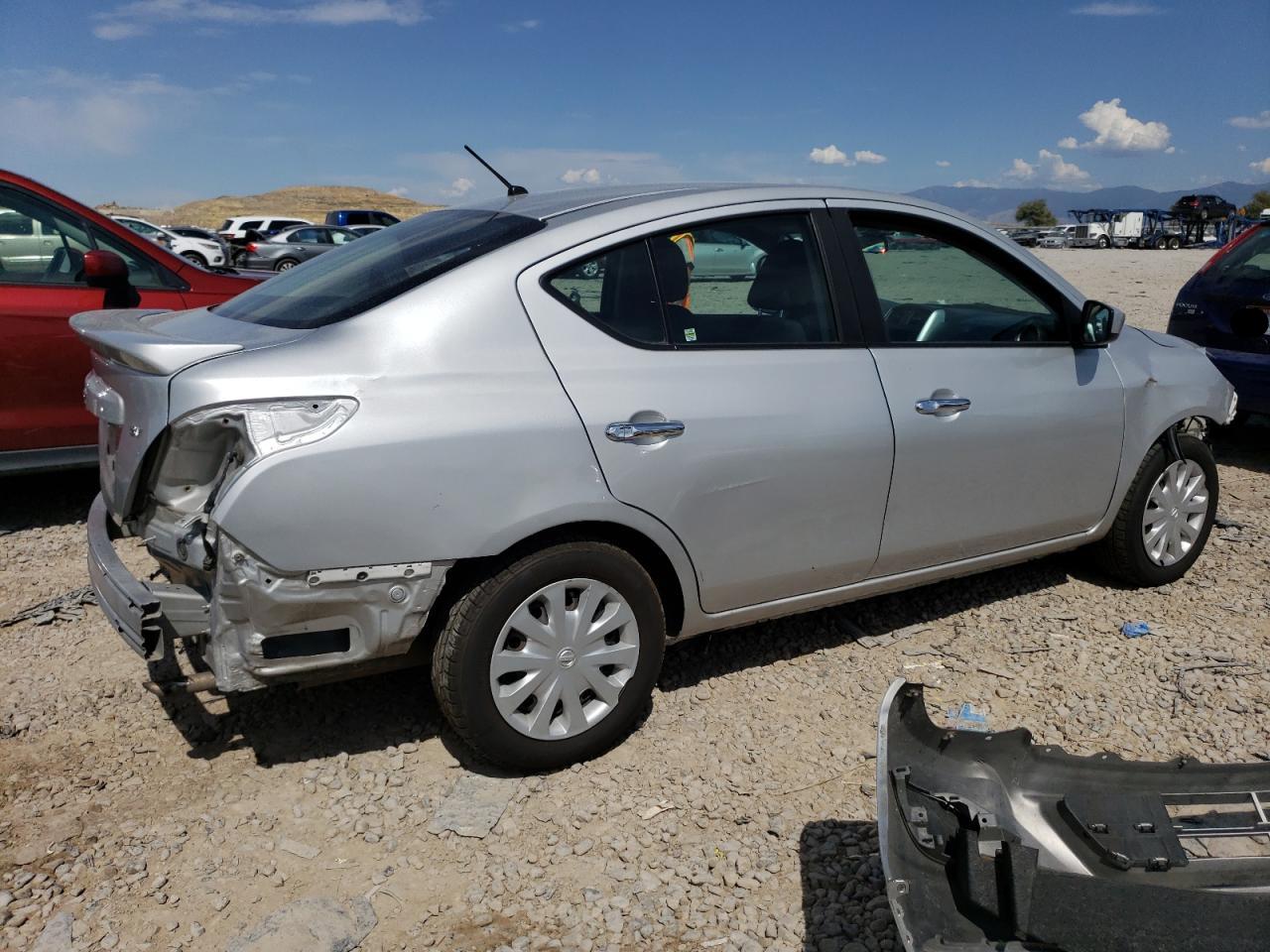 3N1CN7APXJK435575 2018 Nissan Versa S