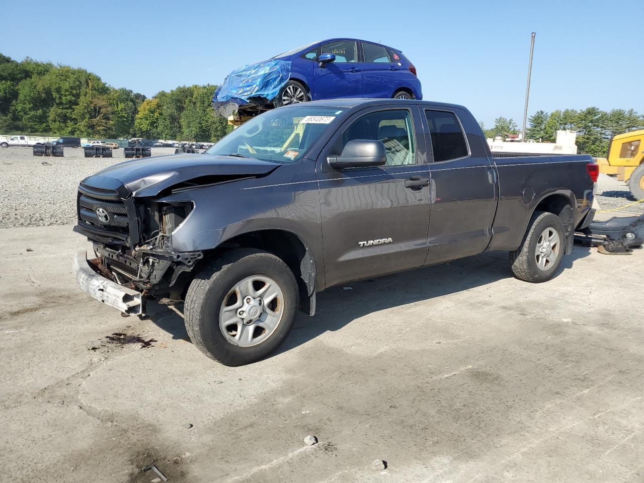 2013 Toyota Tundra Double Cab Sr5 for Sale in West Mifflin, PA - Front End