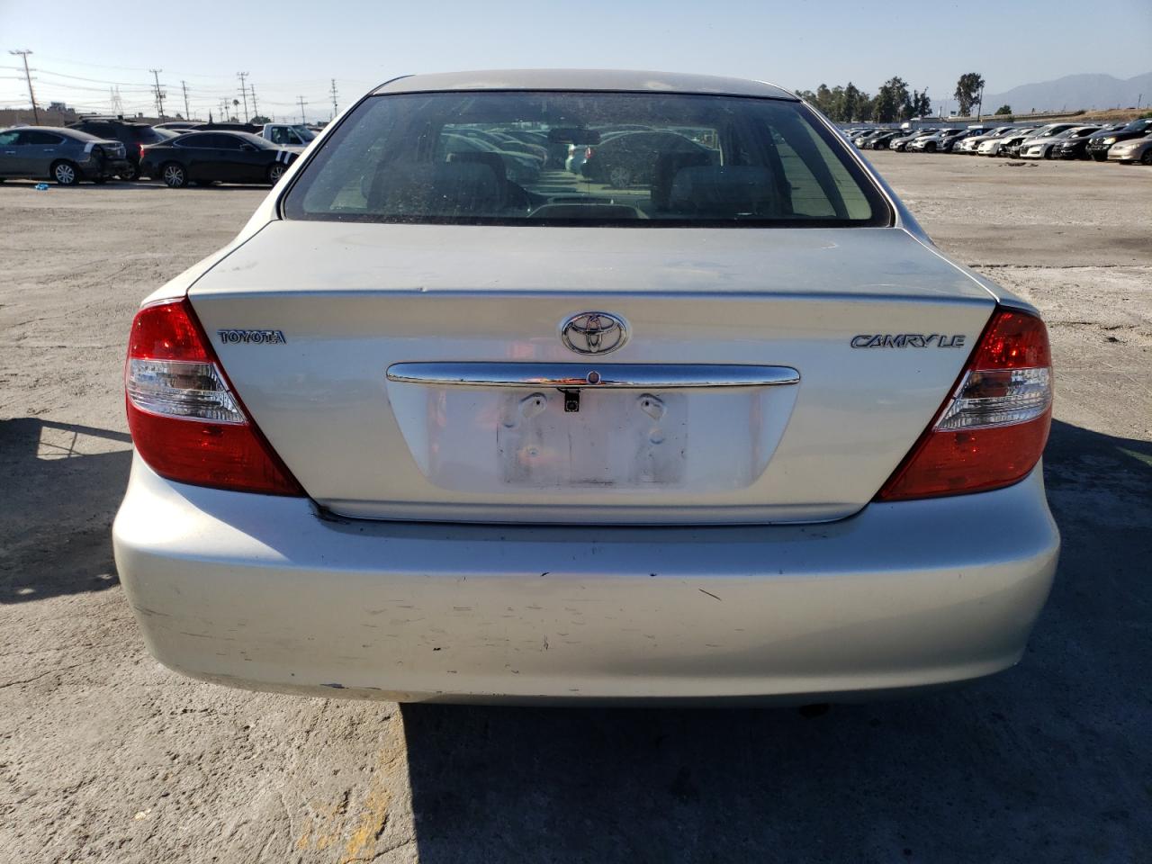 2002 Toyota Camry Le VIN: JTDBE32K920112566 Lot: 67797303