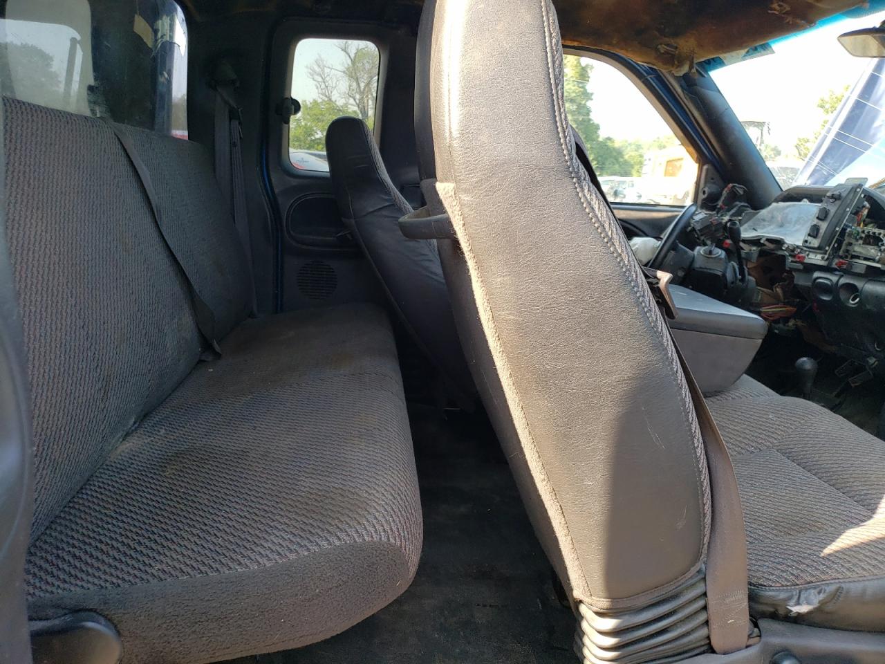 3B7HF13Z6XG147883 1999 Dodge Ram 1500