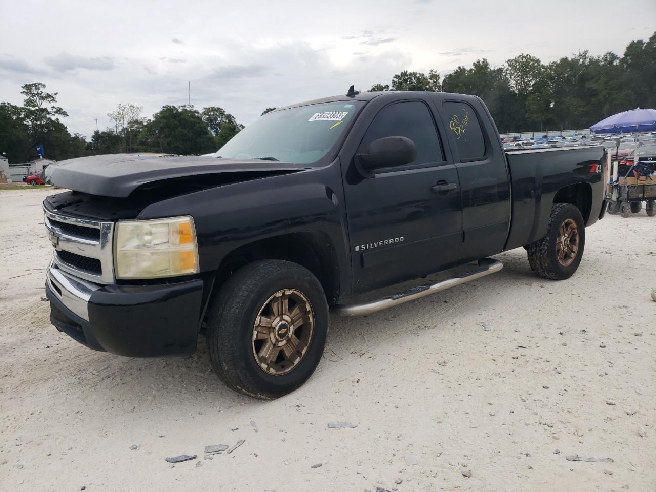 2009 Chevrolet Silverado - Image 1