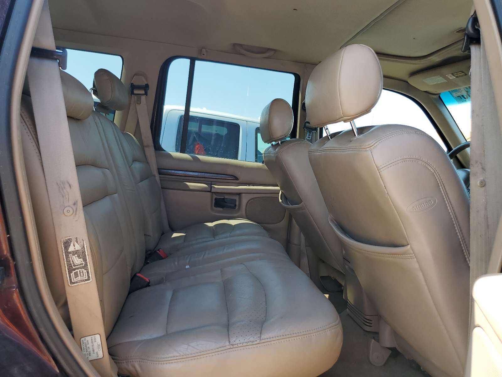 1FMDU65E3YZA11459 2000 Ford Explorer Limited