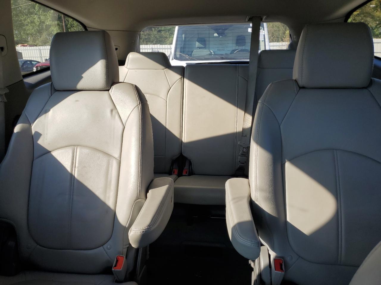 2017 Chevrolet Traverse - Image 10