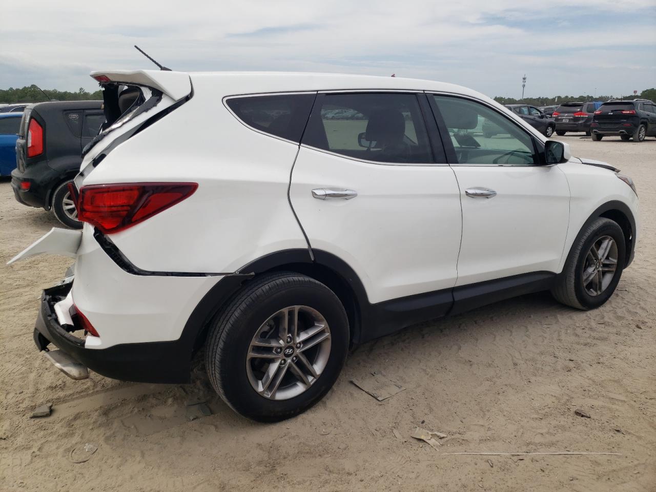 VIN 5NMZTDLB3JH107175 2018 HYUNDAI SANTA FE no.3