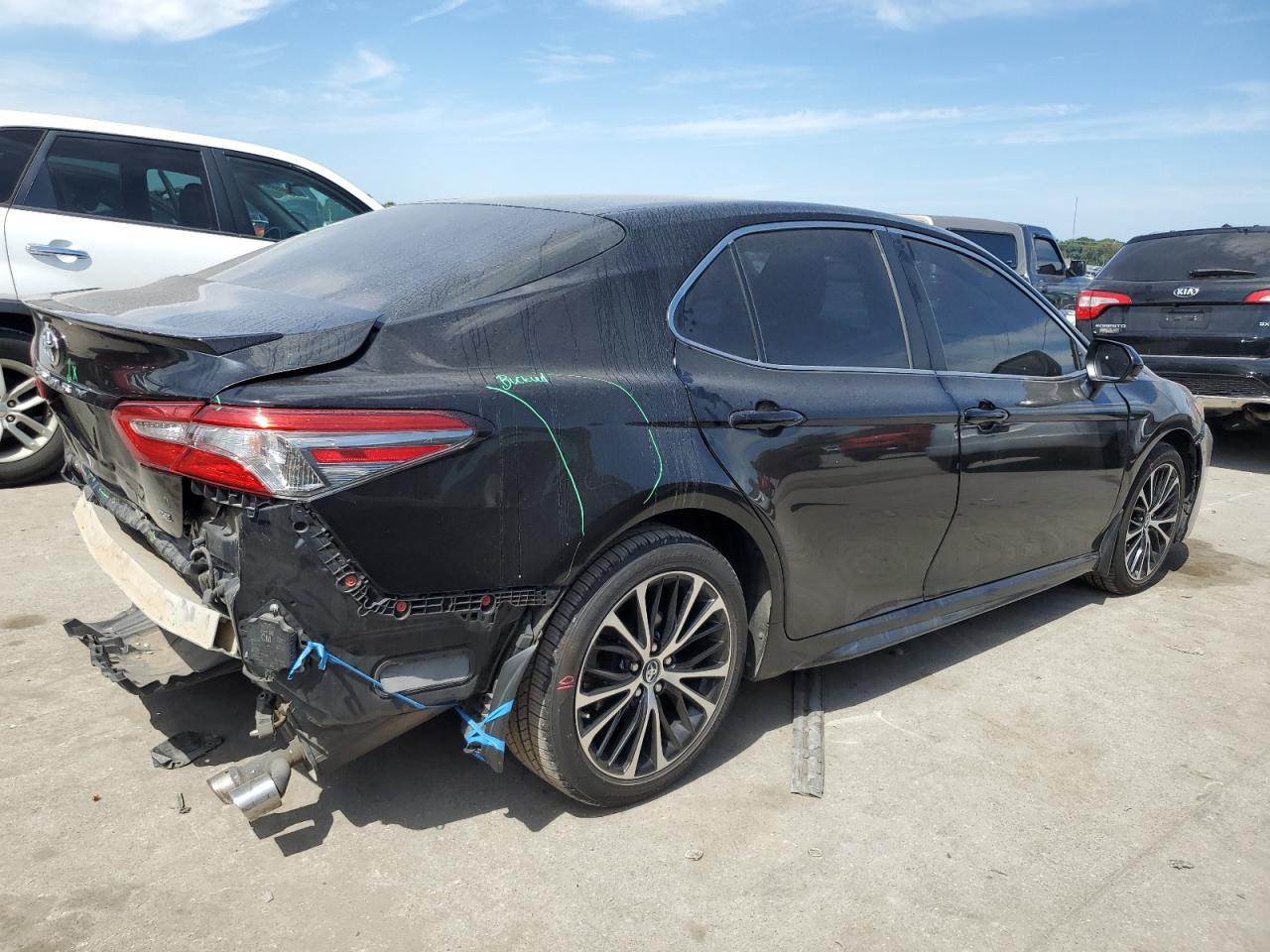 4T1B11HK4JU065134 2018 Toyota Camry L