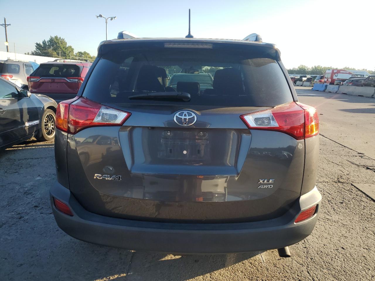 2T3RFREV5FW286561 2015 Toyota Rav4 Xle