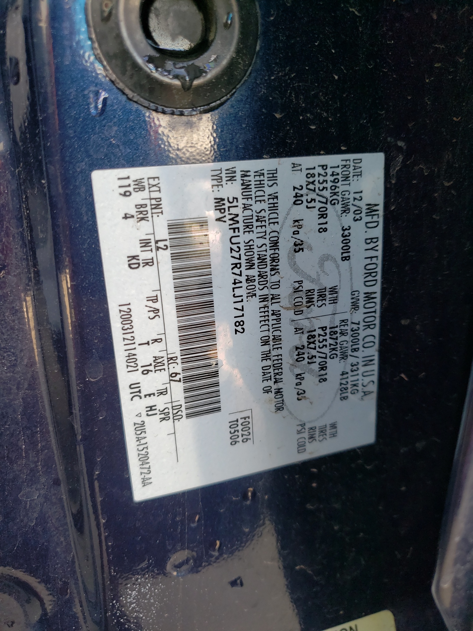 5LMFU27R74LJ17182 2004 Lincoln Navigator