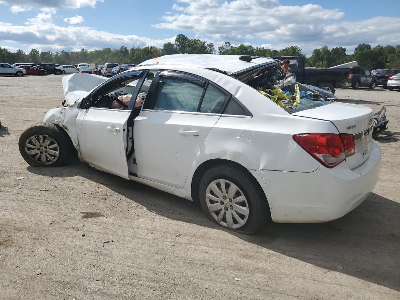 2011 Chevrolet Cruze - Image 2