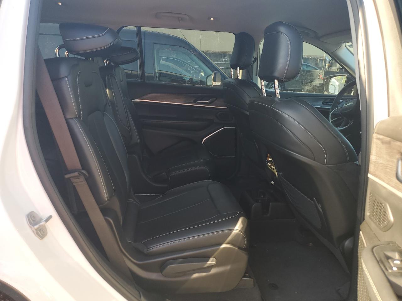 2021 Jeep Grand Cherokee - Image 11
