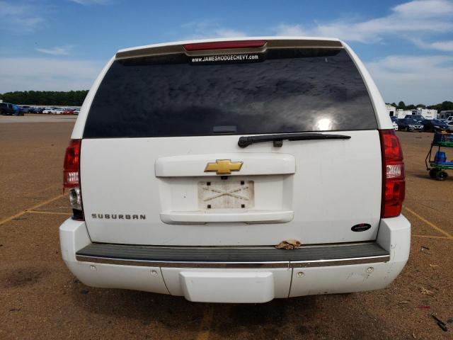 Parquets CHEVROLET SUBURBAN 2013 Biały