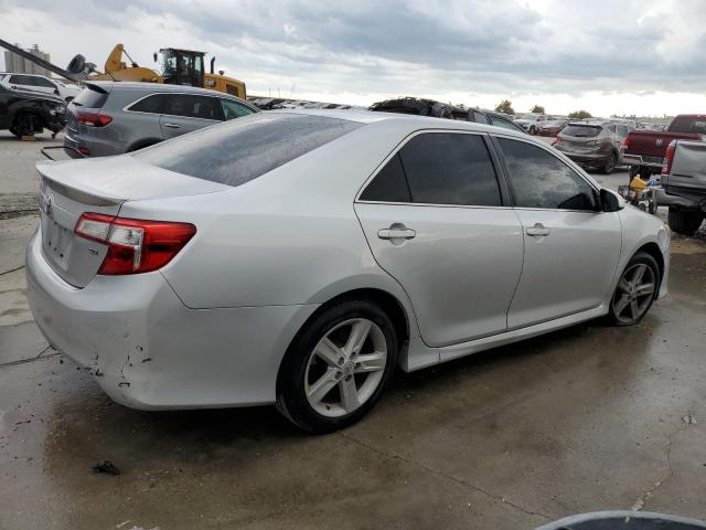  TOYOTA CAMRY 2013 Сріблястий