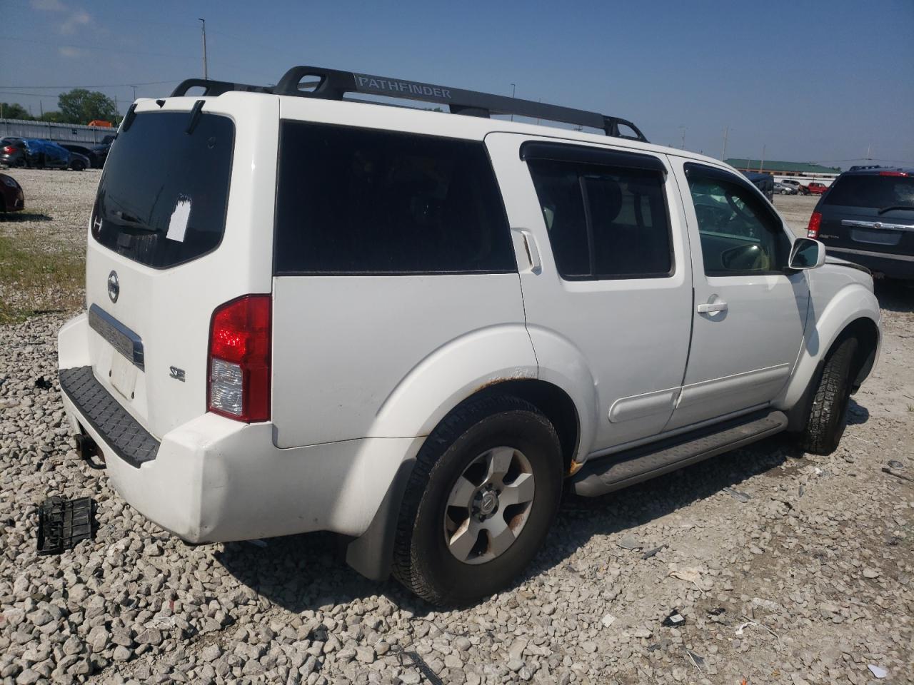 2005 Nissan Pathfinder - Image 3