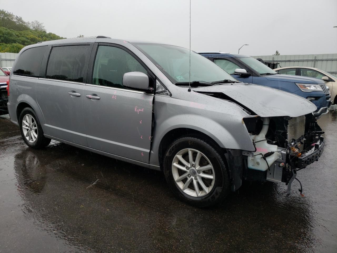 2019 Dodge Caravan - Image 4
