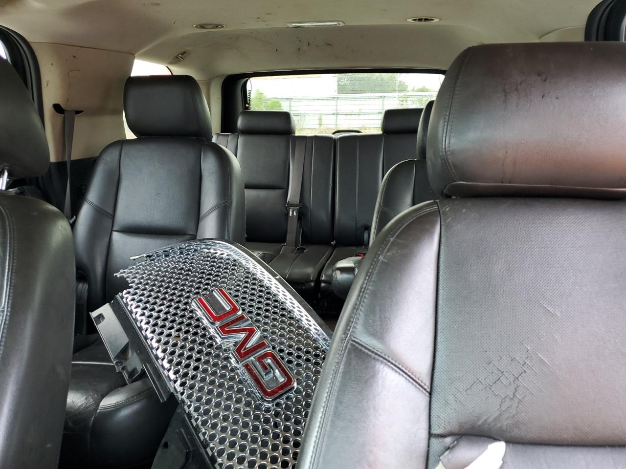 2013 GMC Yukon - Image 10