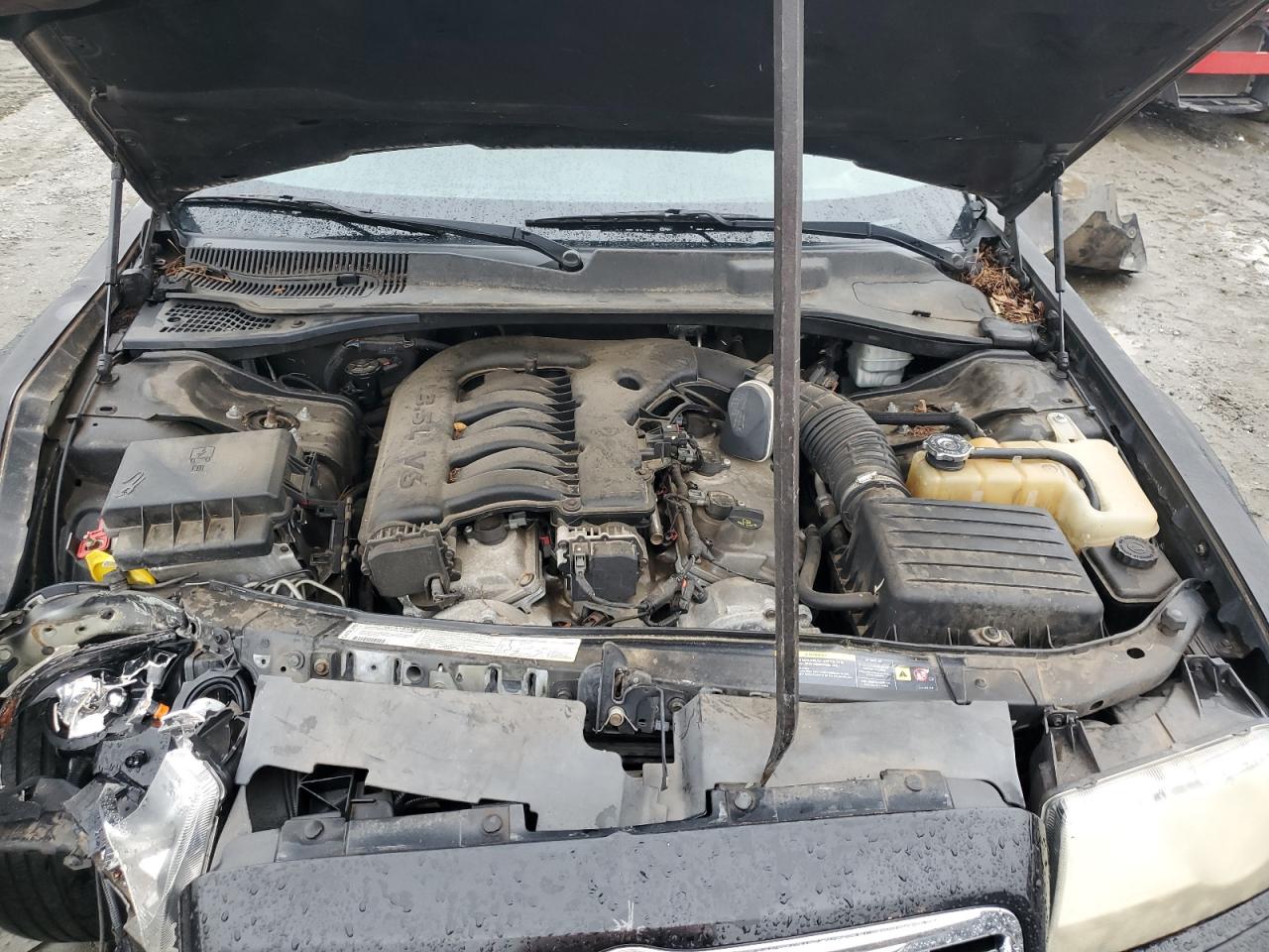 2006 Chrysler 300 - Image 11