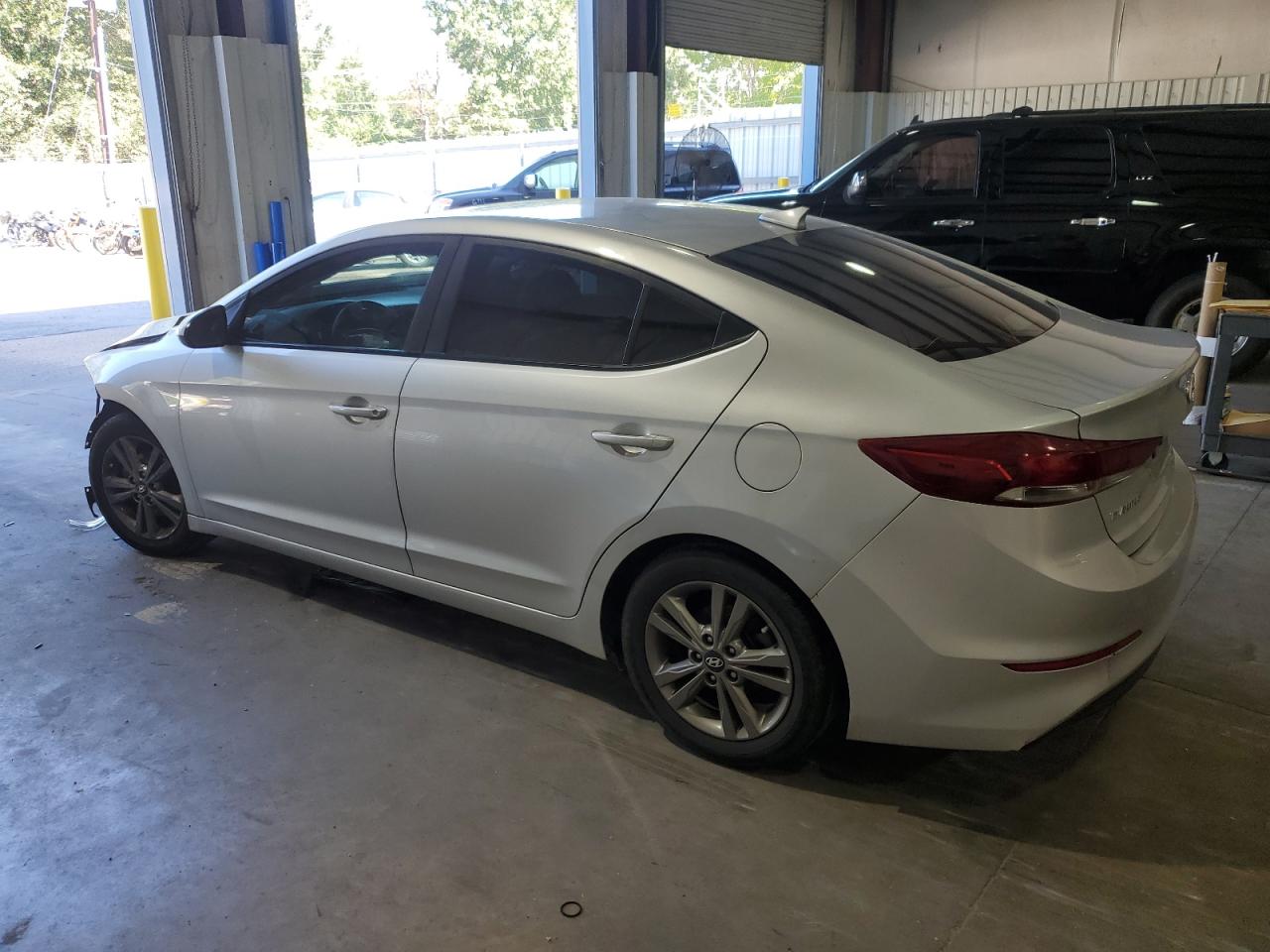 2018 Hyundai Elantra - Image 2