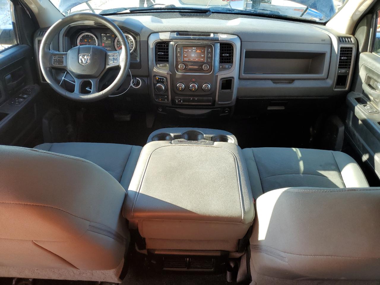 1C6RR7KT3JS142269 2018 Ram 1500 St