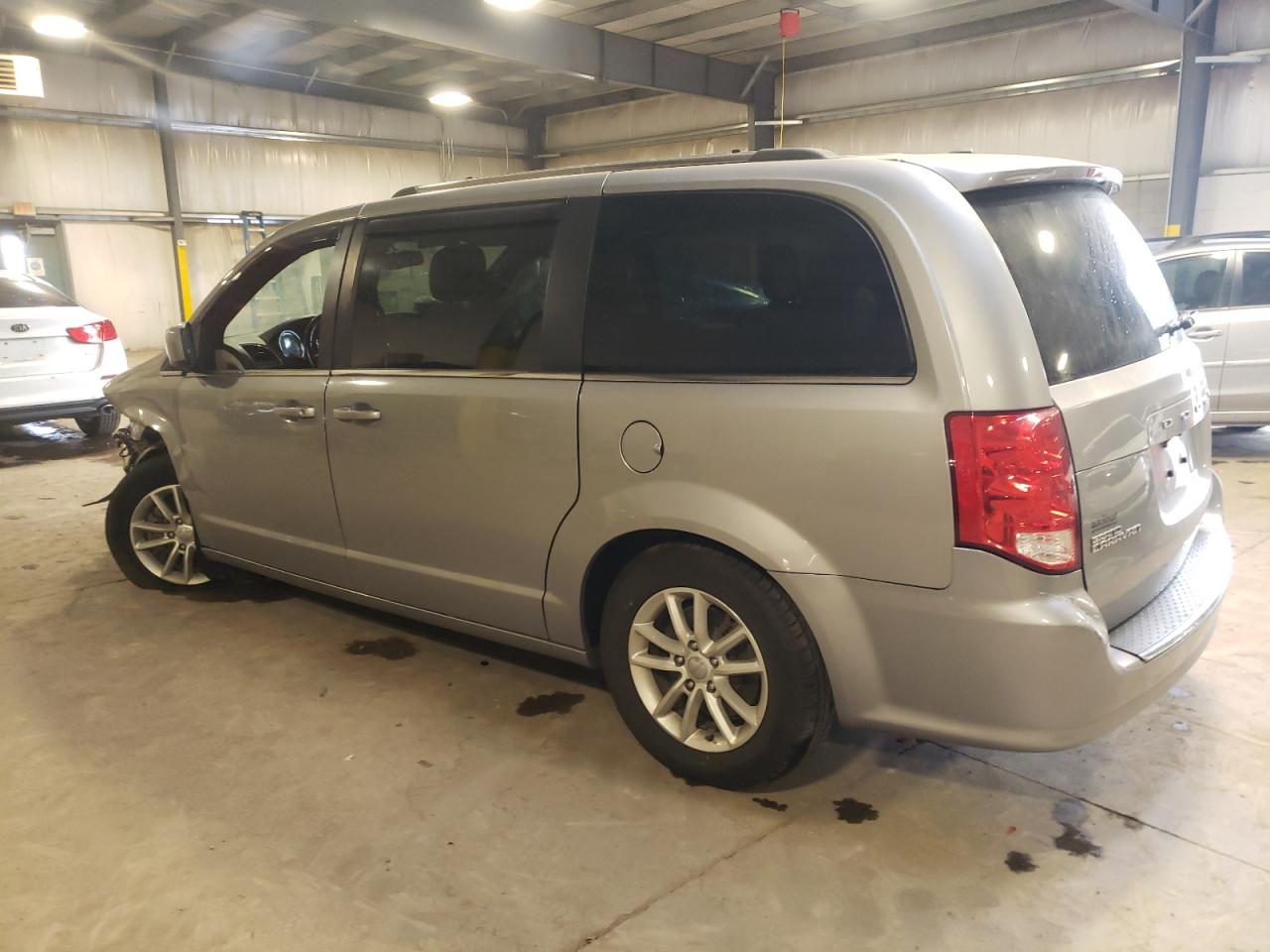 2018 Dodge Caravan - Image 2