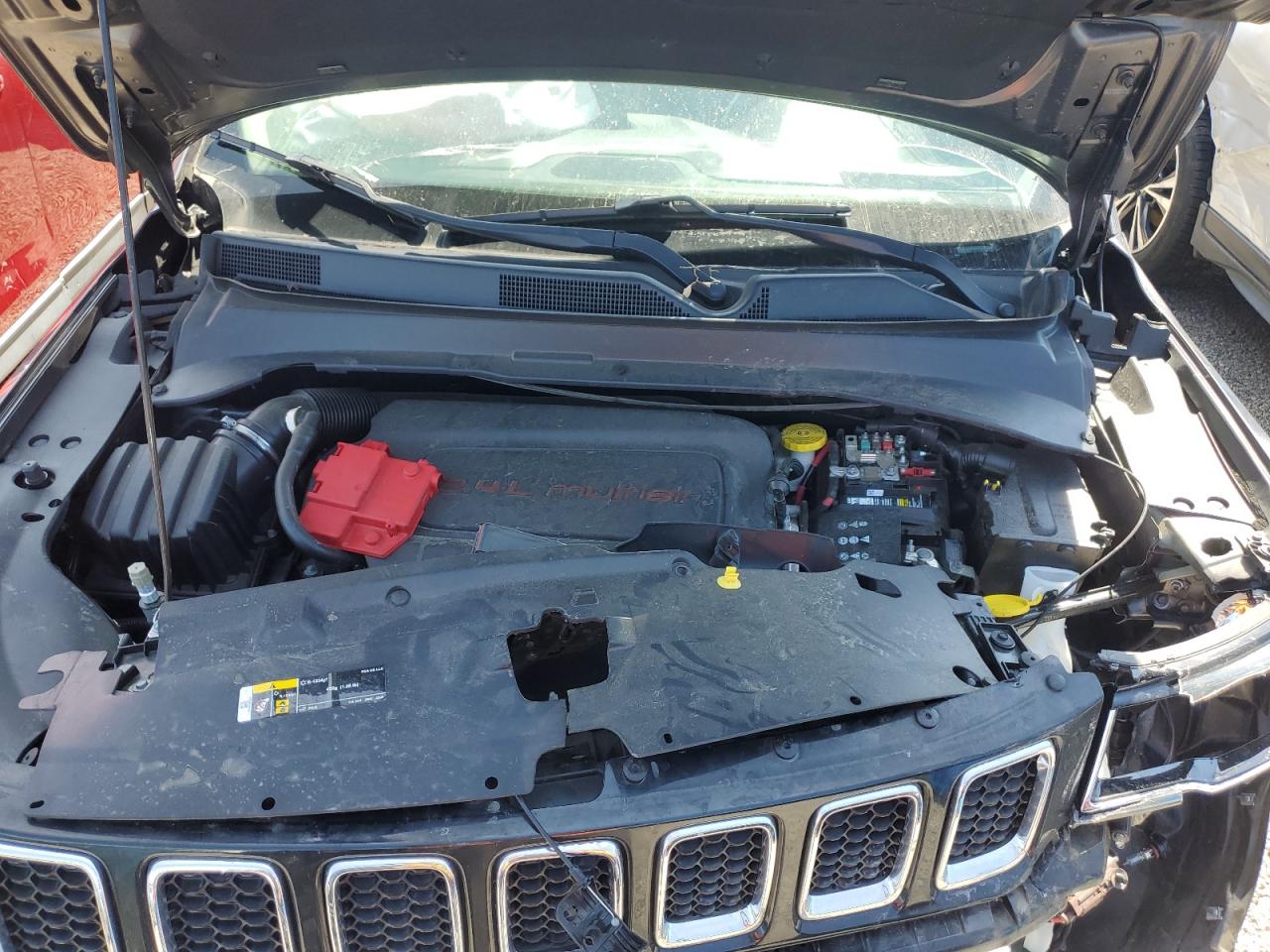 3C4NJDBB8KT675240 2019 Jeep Compass Latitude