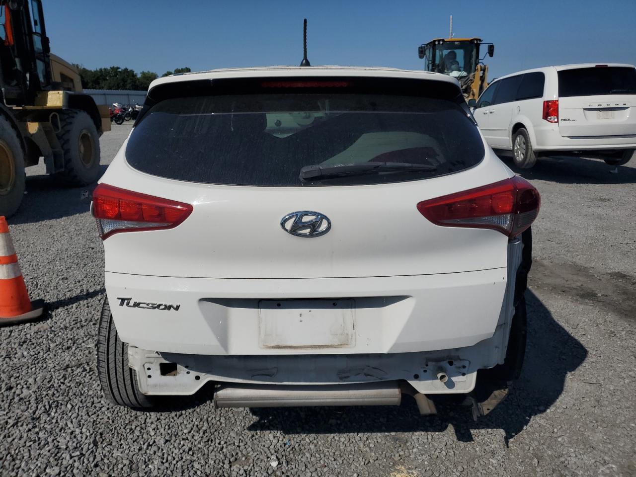 KM8J23A40JU660241 2018 Hyundai Tucson Se