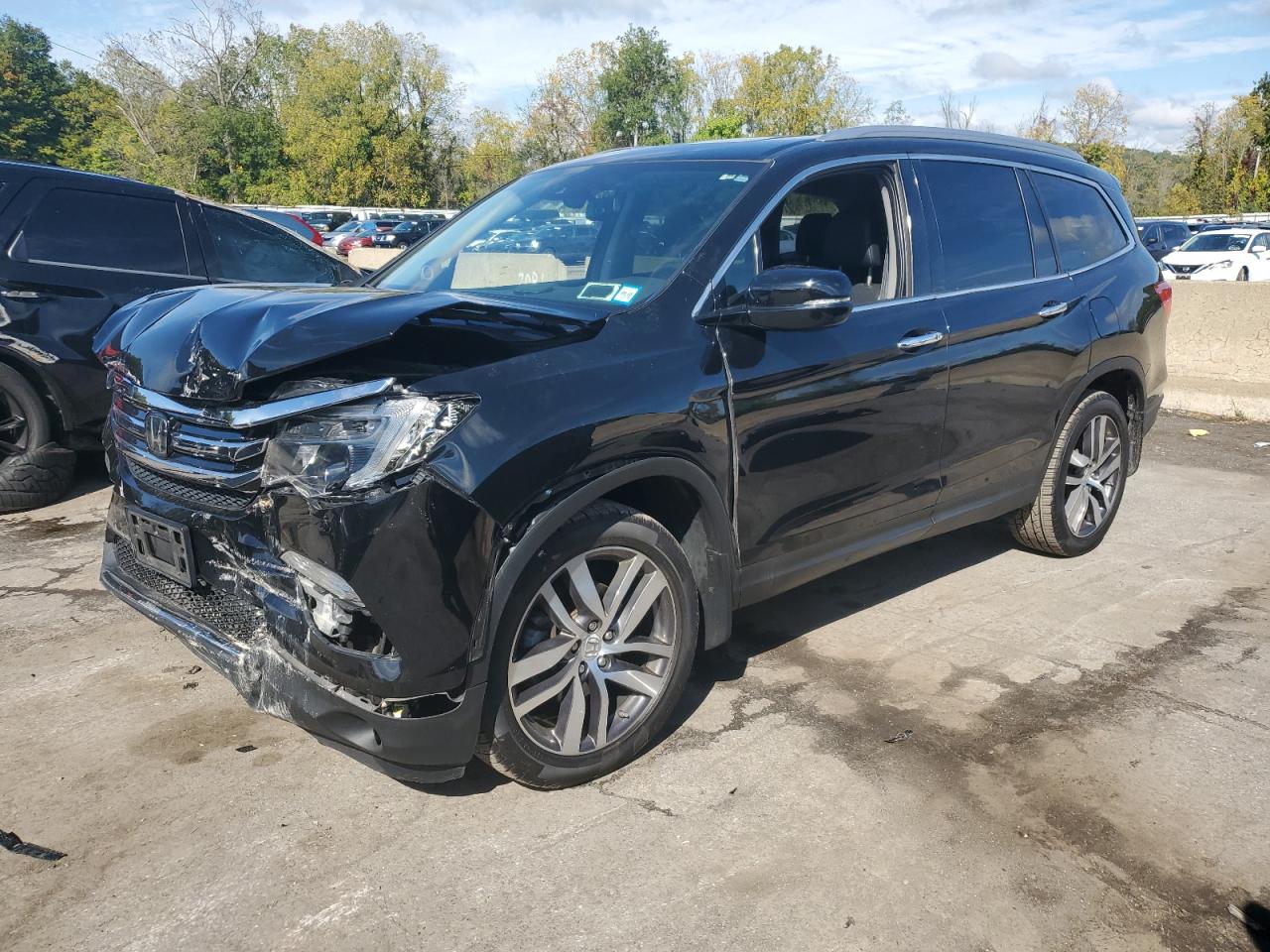 5FNYF6H05JB006694 2018 HONDA PILOT - Image 1