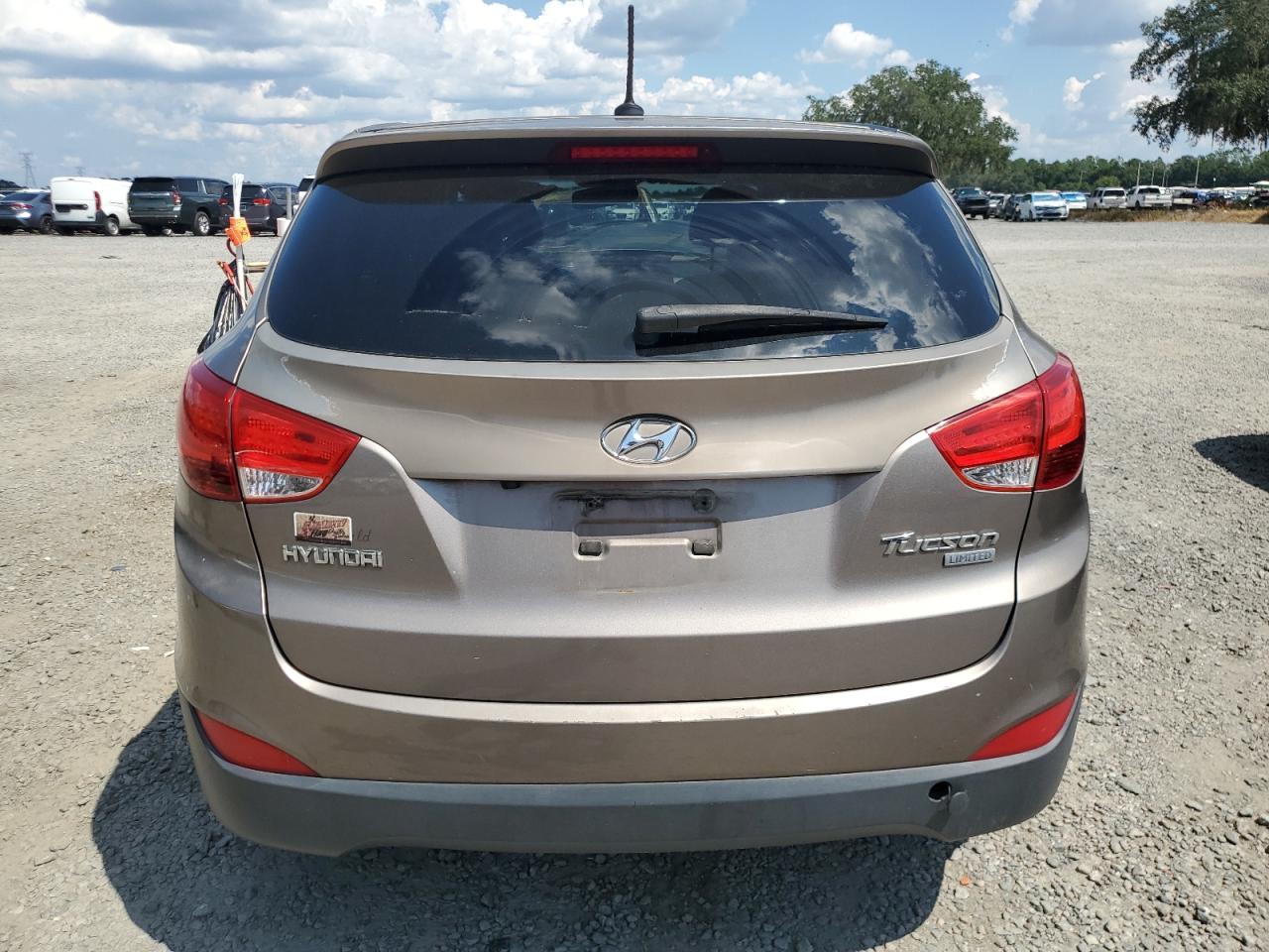 KM8JU3AC5BU132942 2011 Hyundai Tucson Gls