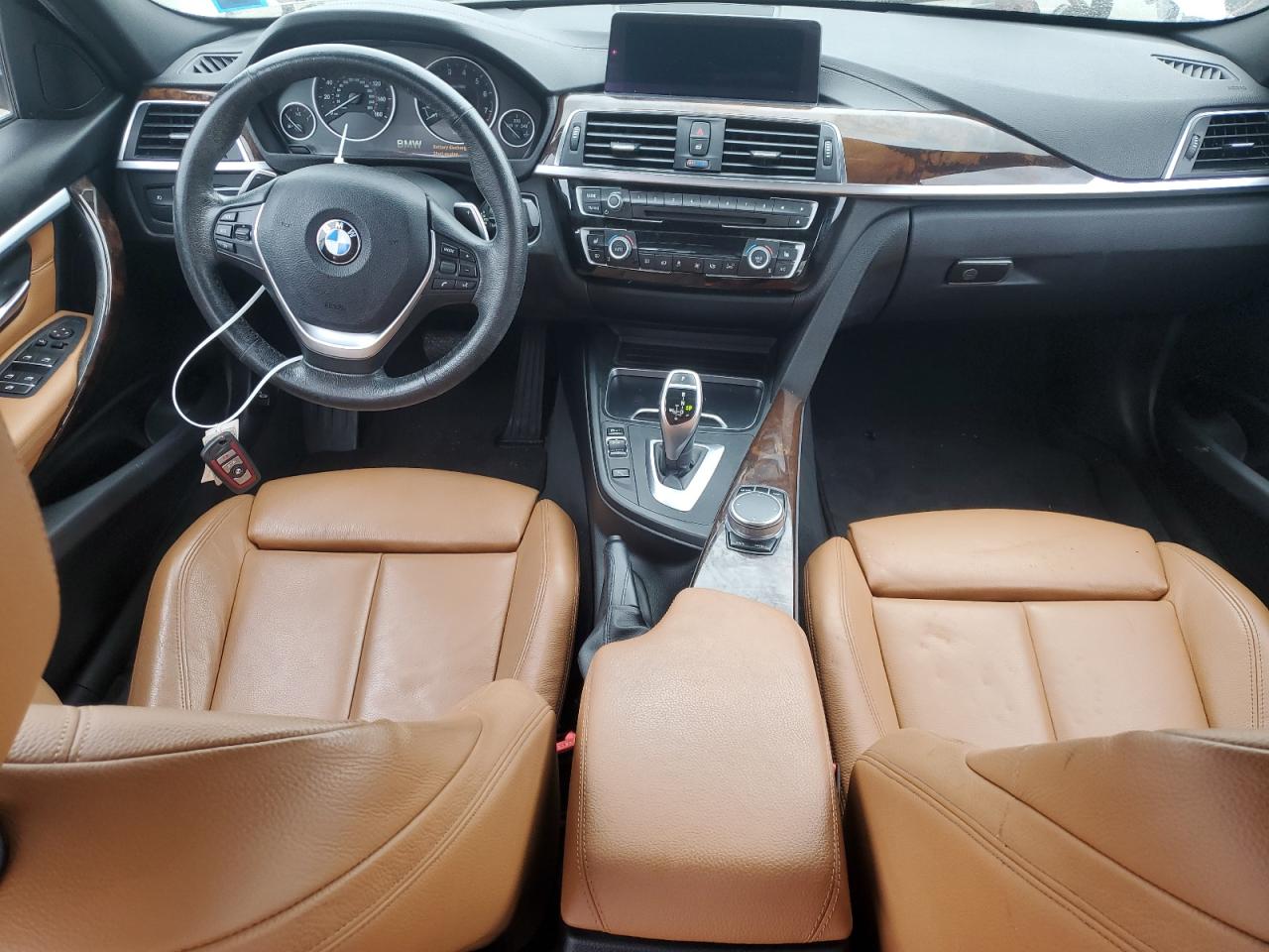 WBA8D9G53JNU72434 2018 BMW 330 Xi