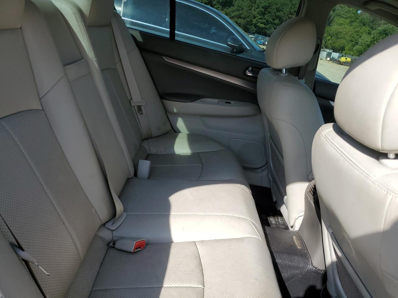 2012 Infiniti G - Image 10