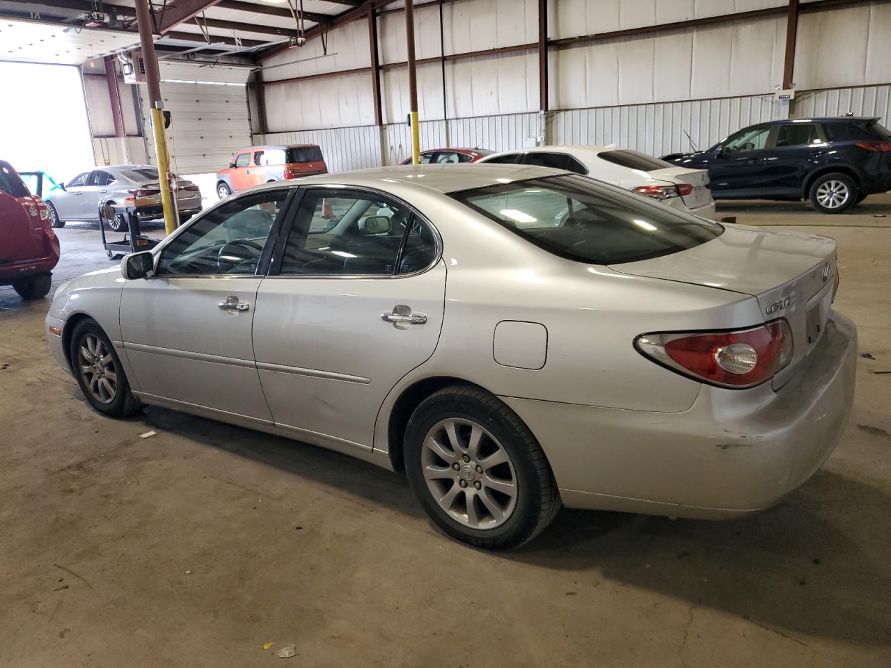 2002 Lexus ES - Image 2