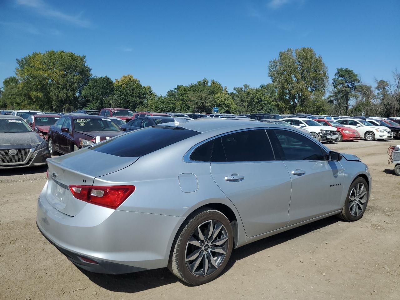 1G1ZD5ST2JF261766 2018 Chevrolet Malibu Lt