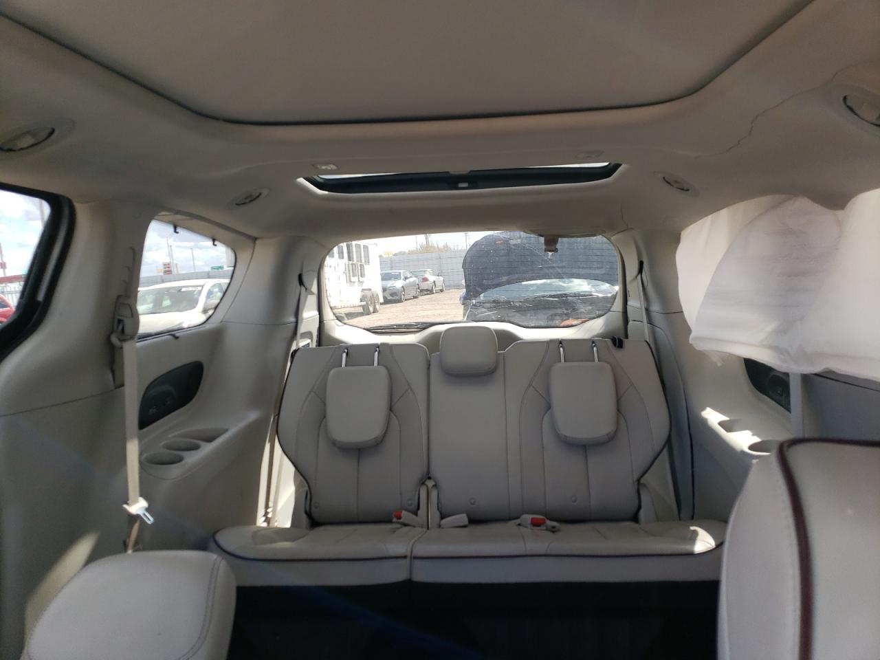 2020 Chrysler Pacifica - Image 10