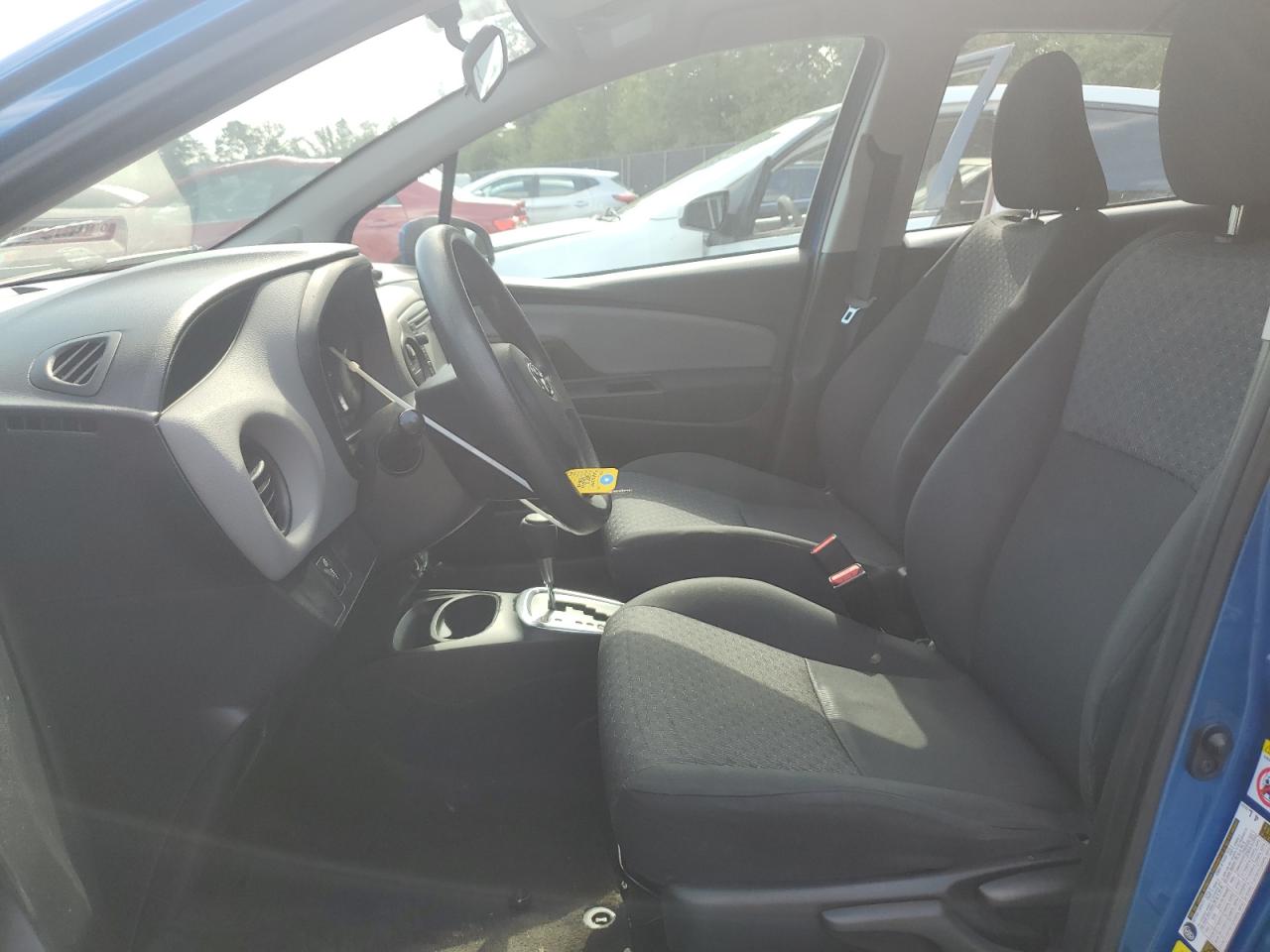 VNKKTUD33FA028364 2015 Toyota Yaris