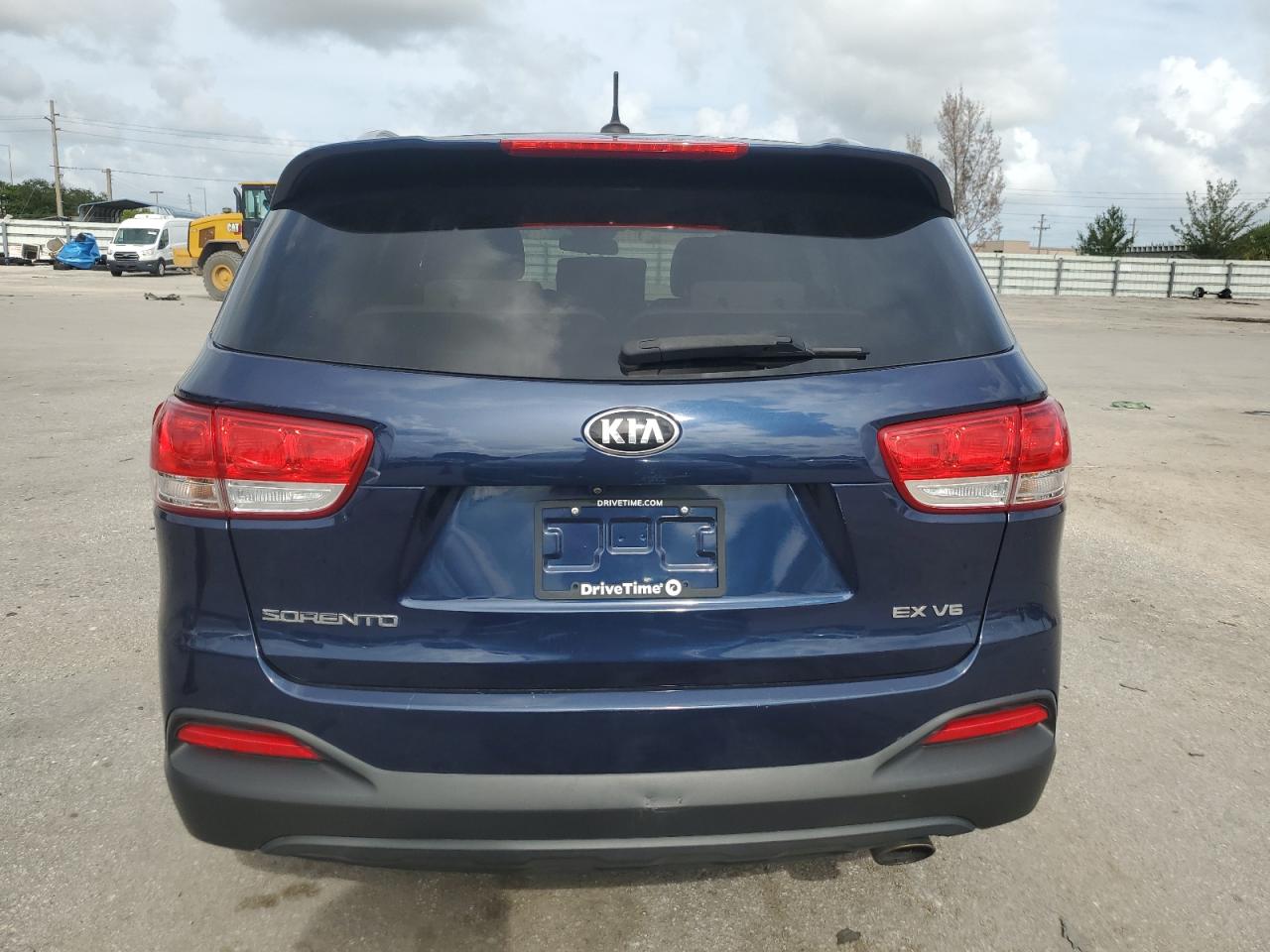 2017 Kia Sorento Lx VIN: 5XYPGDA56HG322448 Lot: 70452504