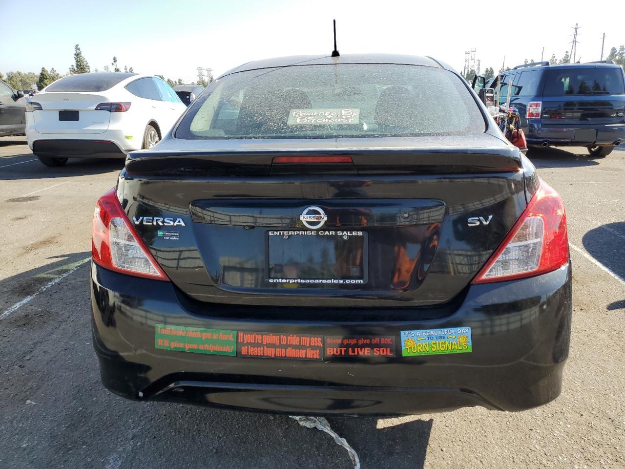 3N1CN7AP3KL800108 2019 Nissan Versa S