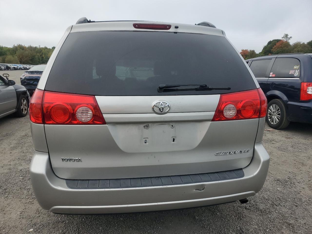 2010 Toyota Sienna Le VIN: 5TDJK4CC9AS028678 Lot: 71732644