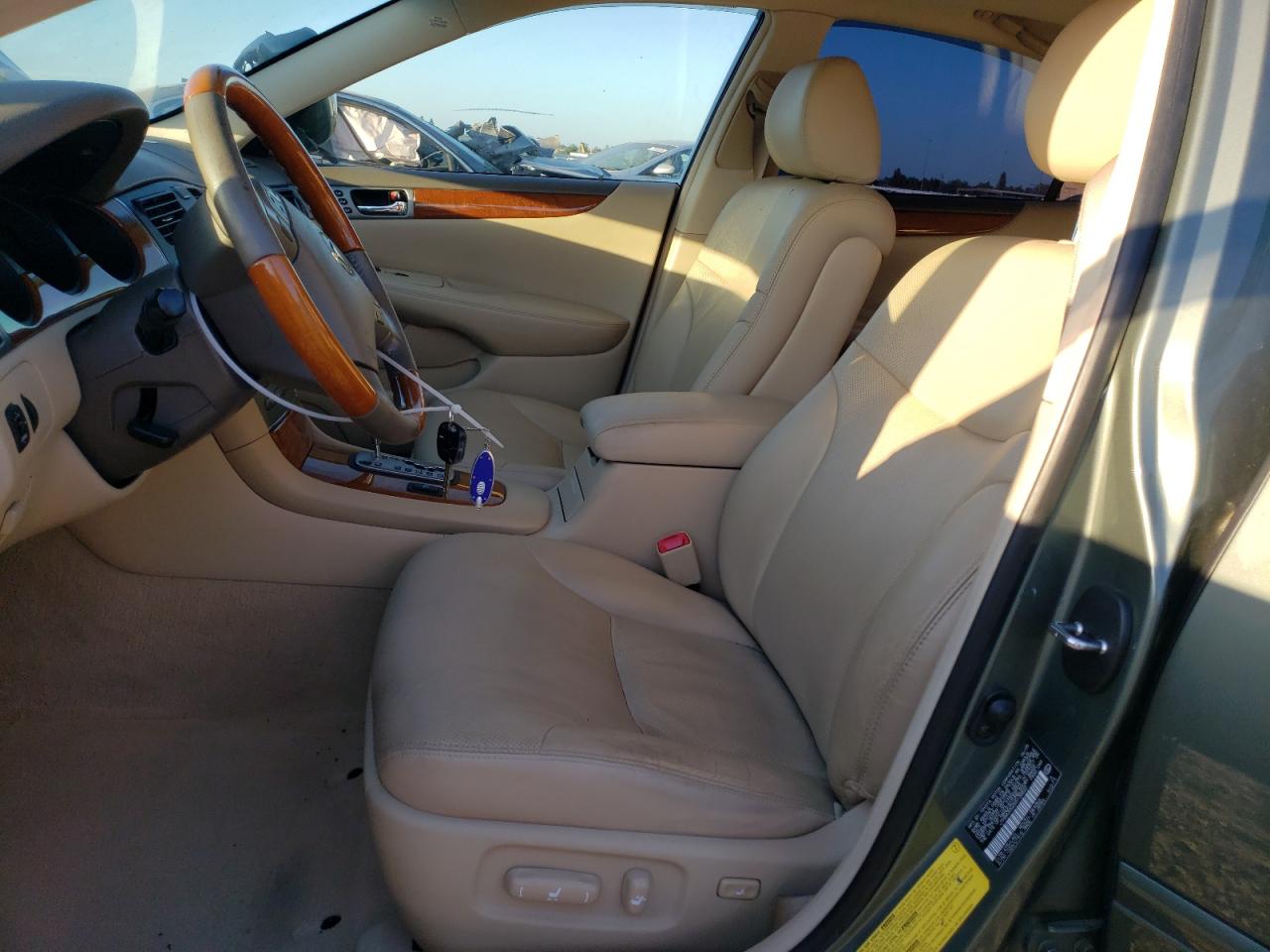 2005 Lexus Es 330 VIN: JTHBA30G255132822 Lot: 71218014