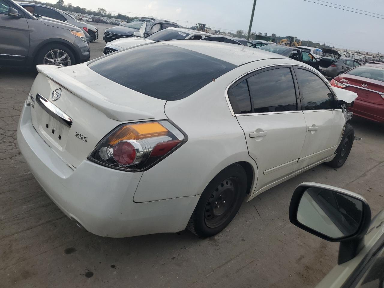 2010 Nissan Altima - Image 3