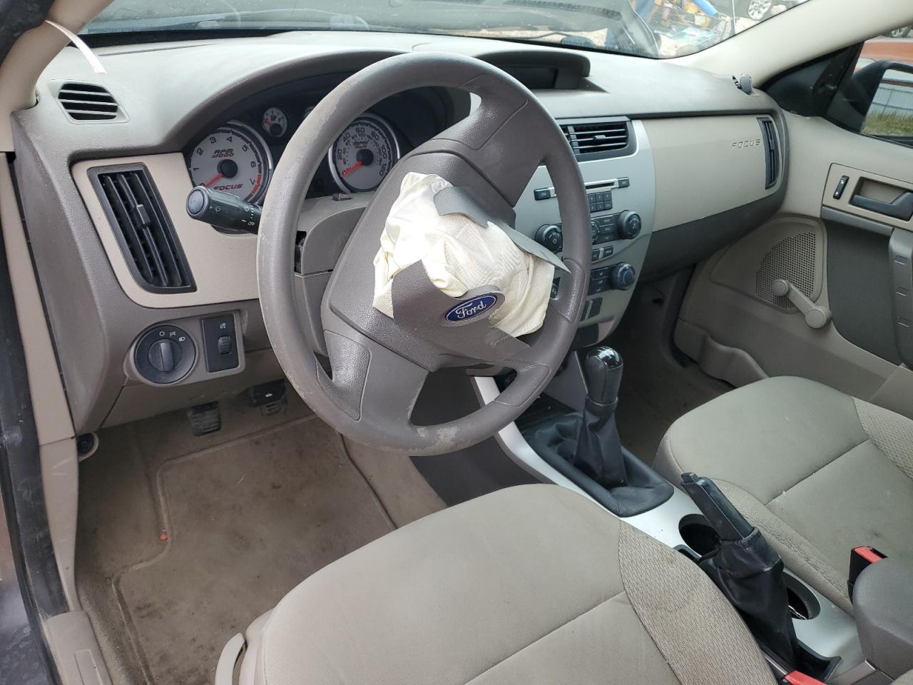 1FAHP3EN2BW190944 2011 Ford Focus S
