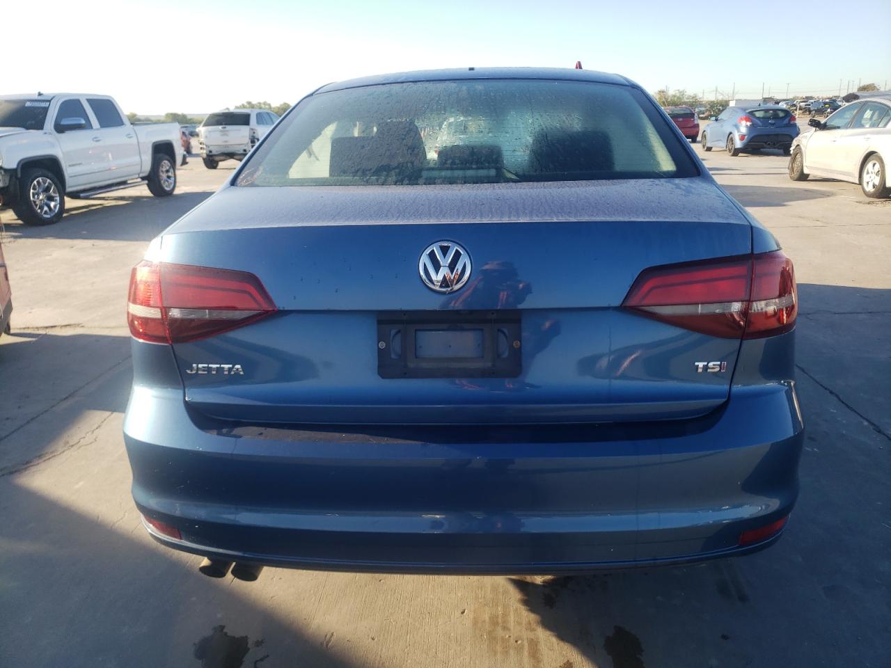 3VW2B7AJ0JM250529 2018 Volkswagen Jetta S