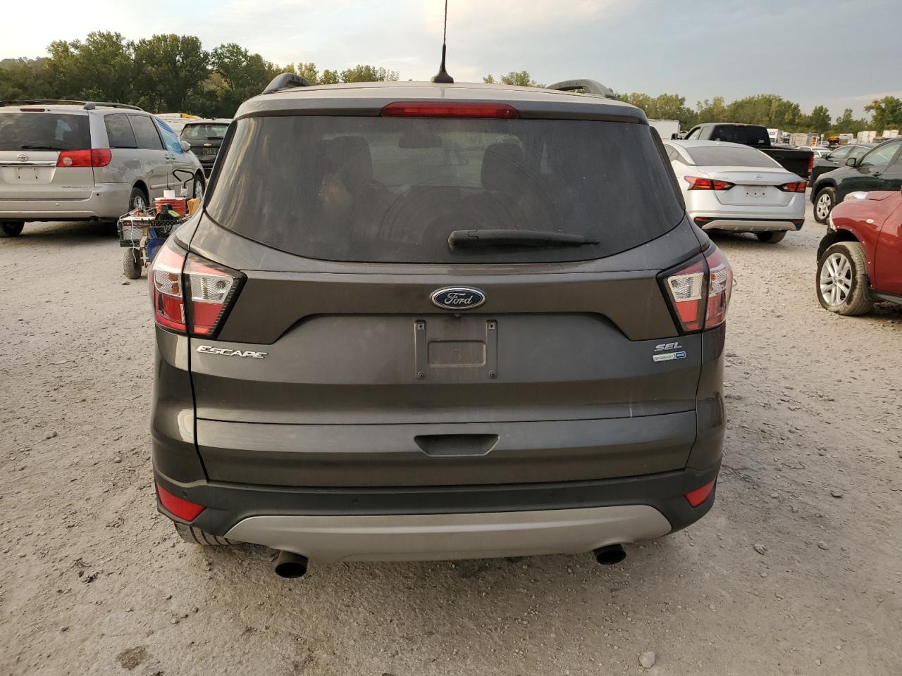 1FMCU9HDXJUC70274 2018 Ford Escape Sel