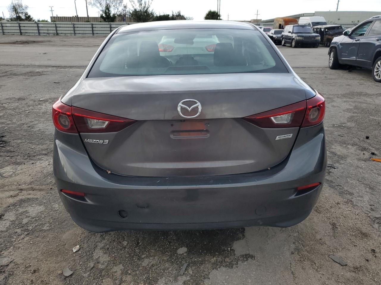 3MZBN1U70JM197092 2018 Mazda 3 Sport