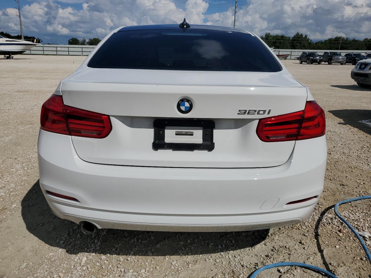 2018 BMW 320 I VIN: WBA8E1G52JNU90924 Lot: 73744104