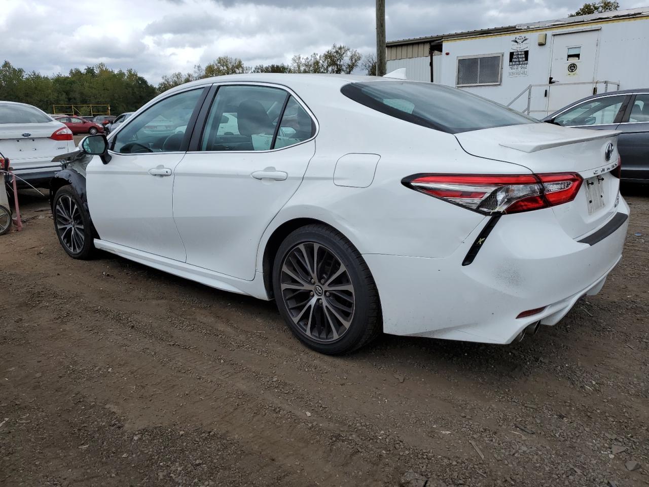 4T1B21HK1KU521265 2019 TOYOTA CAMRY - Image 2