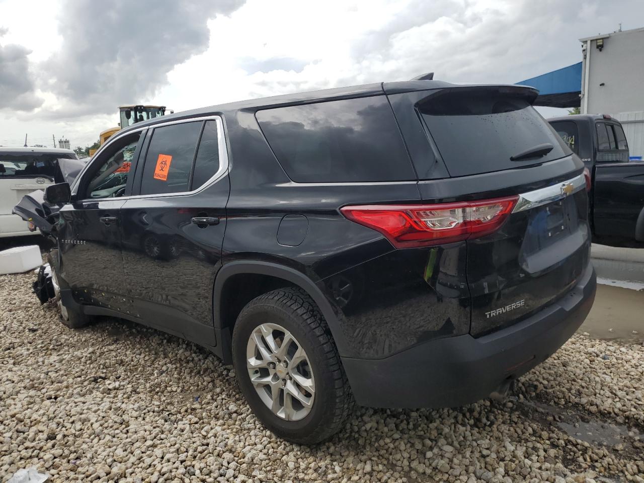 2020 Chevrolet Traverse - Image 2