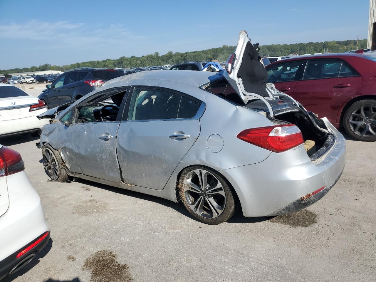 2016 Kia Forte - Image 2