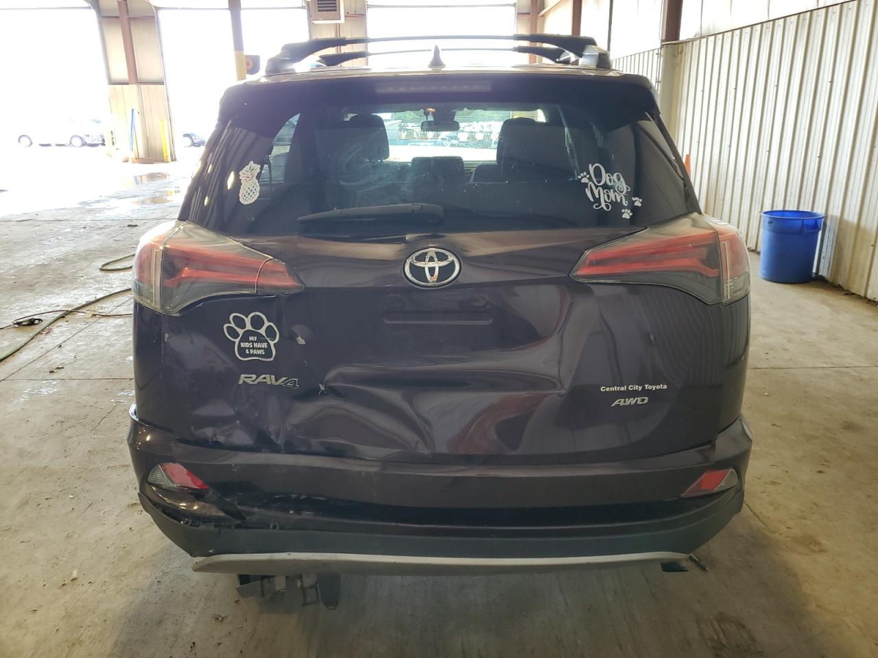 2017 Toyota Rav4 Xle VIN: 2T3RFREV1HW593924 Lot: 69515634